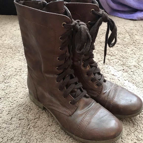 Women’s Clothing - Picture 7 of 8